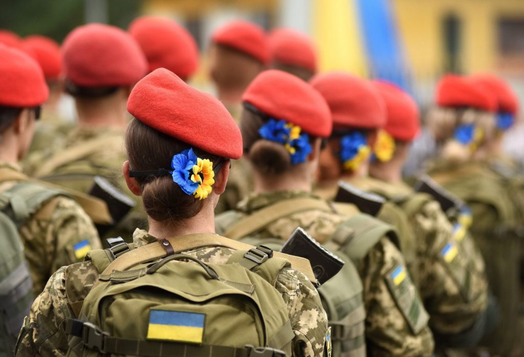 اوکراین چگونه از سربازان زن، بهره‌برداریِ جنسی می‌‌کند؟