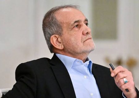 تنها کسانی که در خیابان بودند ایران را نگه نداشتند همه سهیم هستند