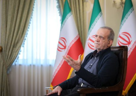 دیدار رئیس‌جمهور با رهبر انقلاب درباره مسائل اقتصادی و نظامی