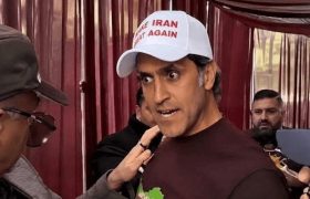 علی کریمی یقه پهلوی را ول نمی‌کند