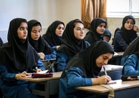 آموزش چگونه انتخاب‌های دختران را محدود می‌کند؟