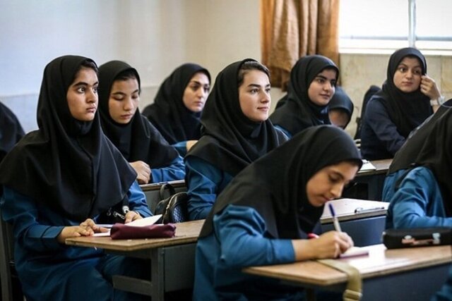آموزش چگونه انتخابهای دختران را محدود میکند؟