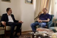 حواستان به جوانهای عرصه تئاتر باشد