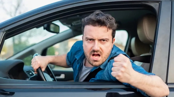 بوق نزنید، زندگی کنید!