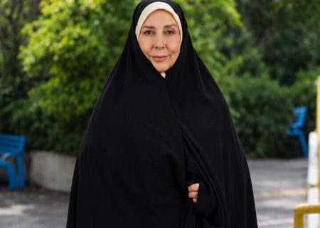 مرجانه گلچین مادر متفاوتی می‌شود