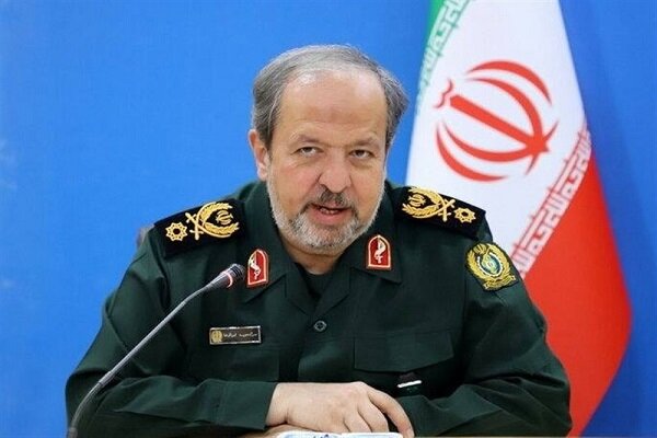 باید دست نیروهای مسلح را برای دفاع از ایران پر کنیم
