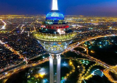 روز تهران؛ وقتی تاریخ در خیابانهای امروز قدم میزند