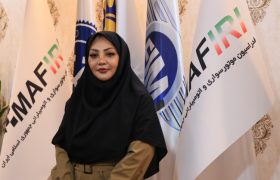 آموزش بانوان متقاضی گواهینامه موتورسیکلت